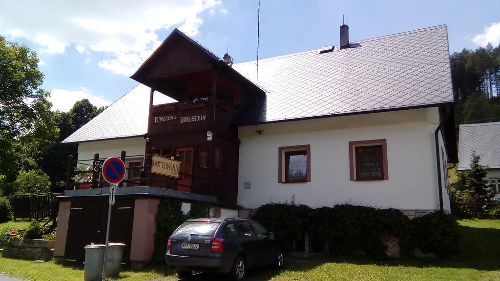 Penzion Edelstejn Petrovice  Zewnętrze zdjęcie